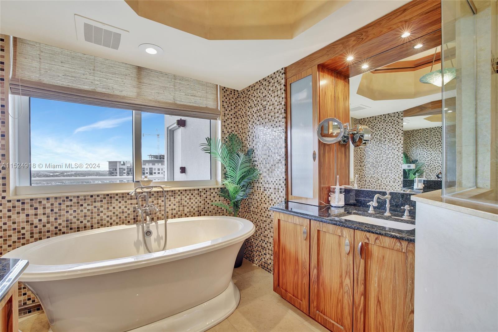 LAS OLAS RIVER HOUSE - Residential