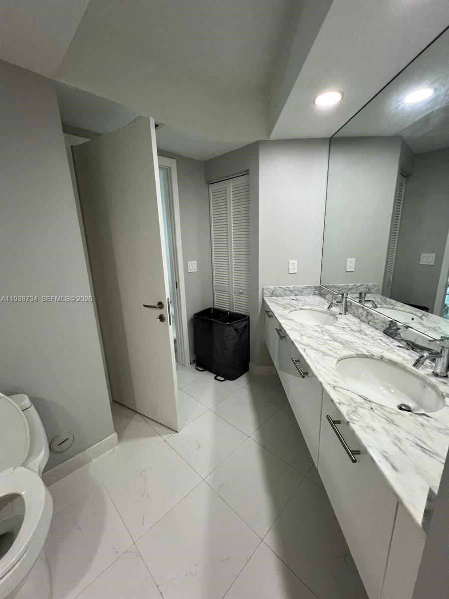 500 BRICKELL WEST CONDO - Residential