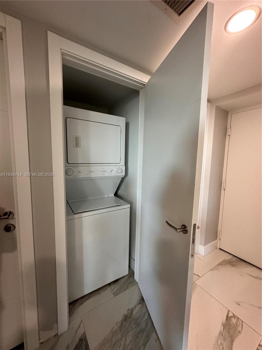 500 BRICKELL WEST CONDO - Residential