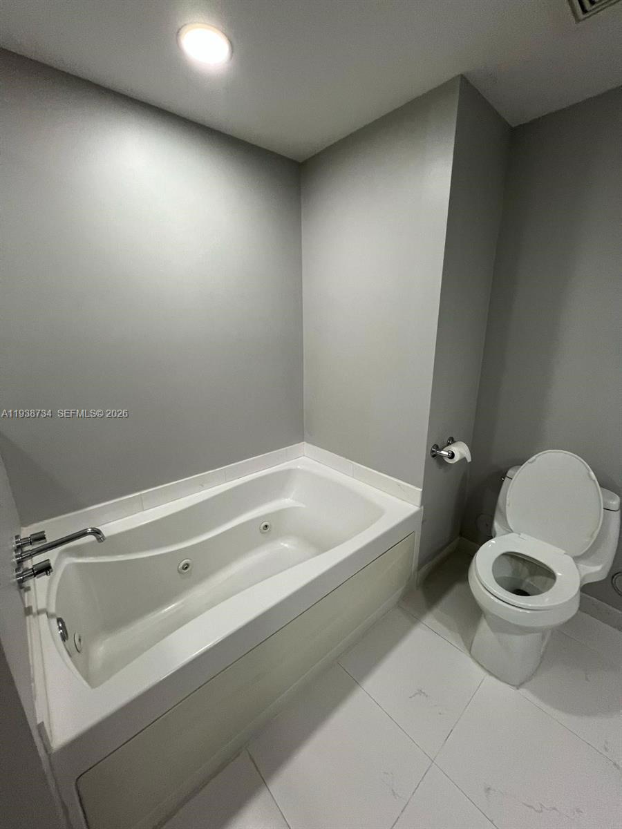 500 BRICKELL WEST CONDO - Residential