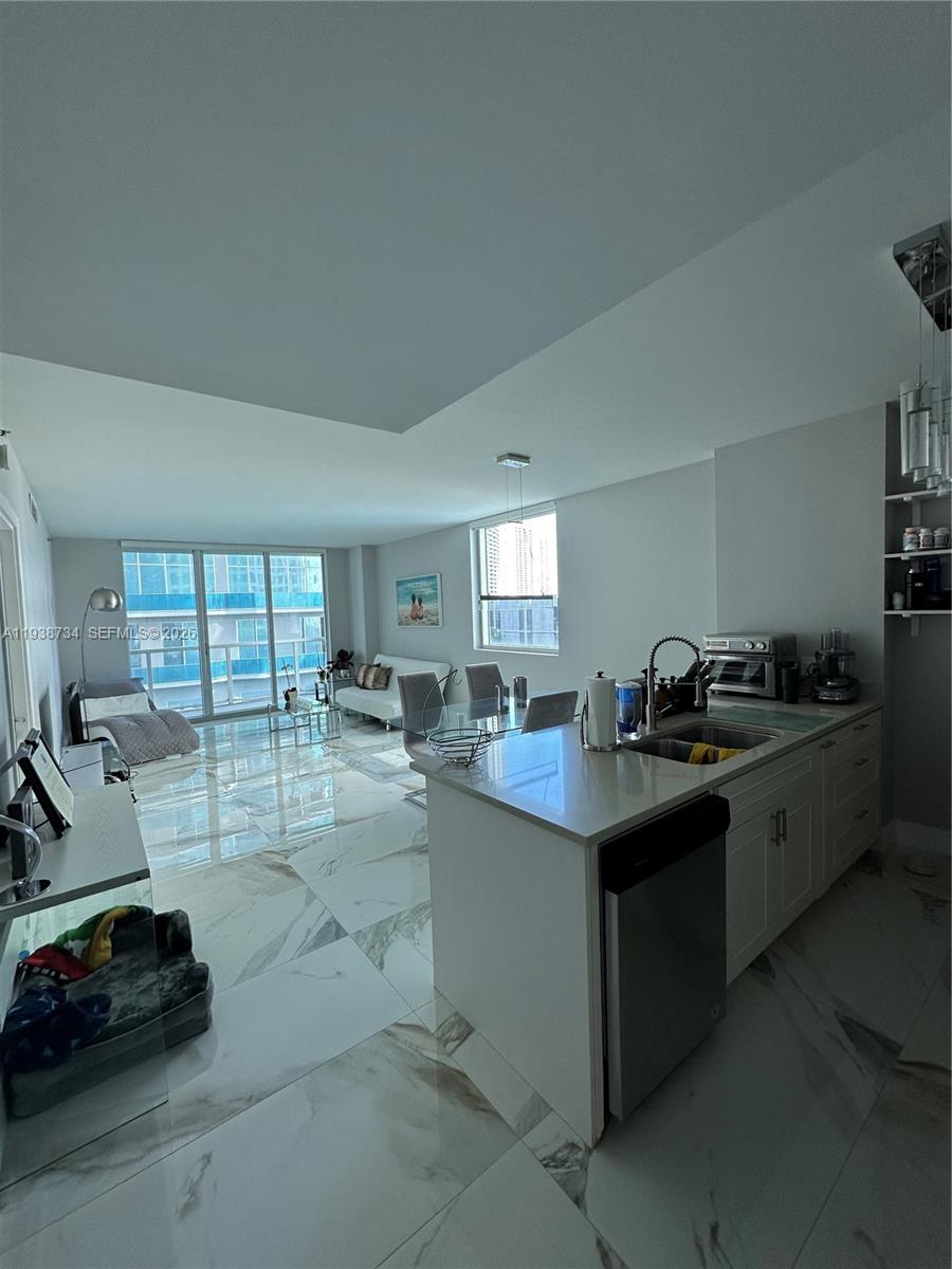 500 BRICKELL WEST CONDO - Residential
