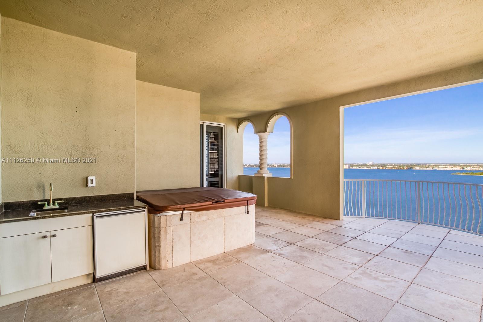 ONE SINGER ISLAND CONDO - Residential