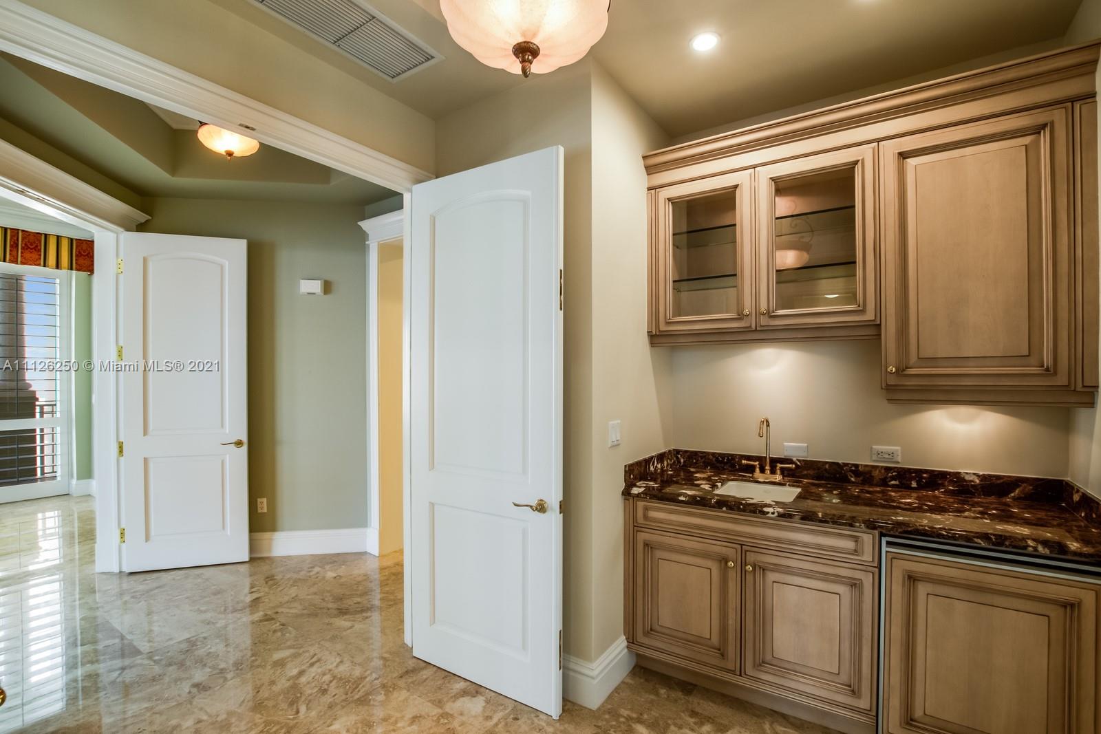 ONE SINGER ISLAND CONDO - Residential