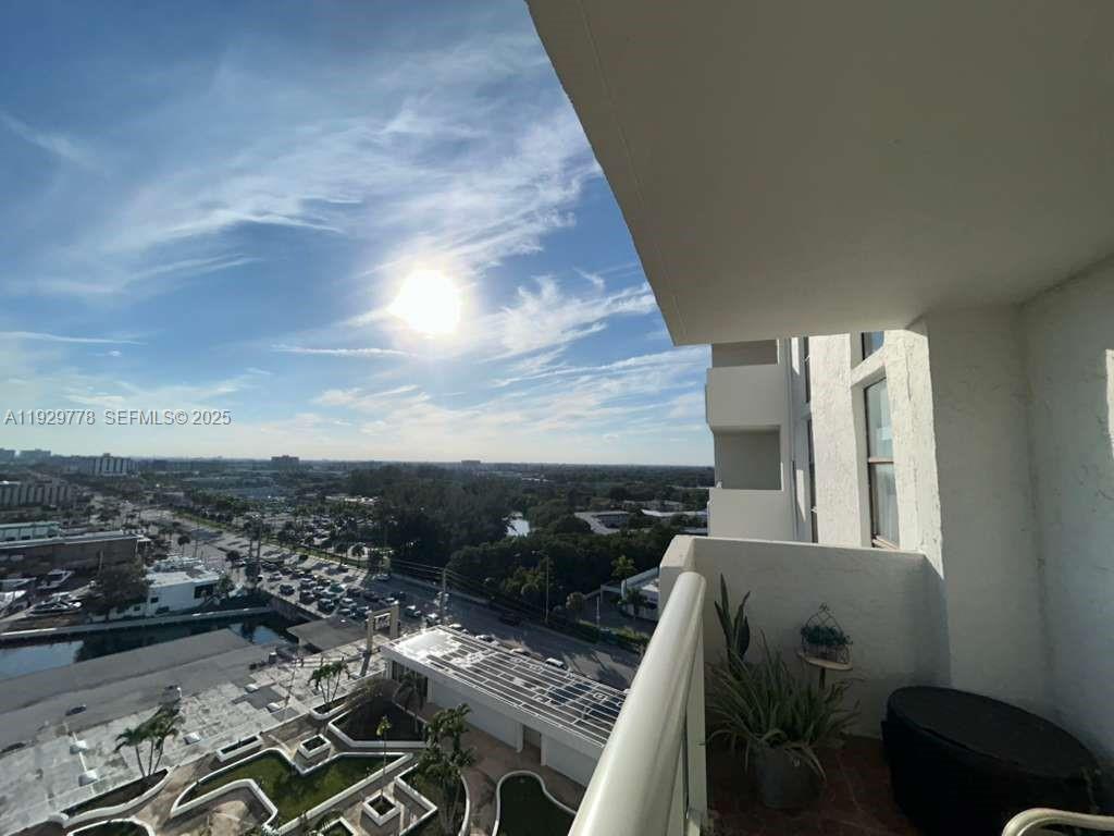 SAILBOAT CAY CONDO - Residential