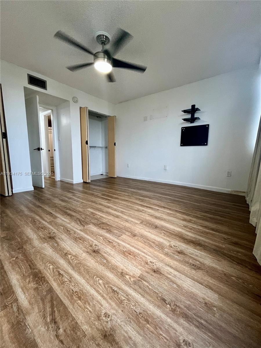 TRIANON PARK CONDO - Residential