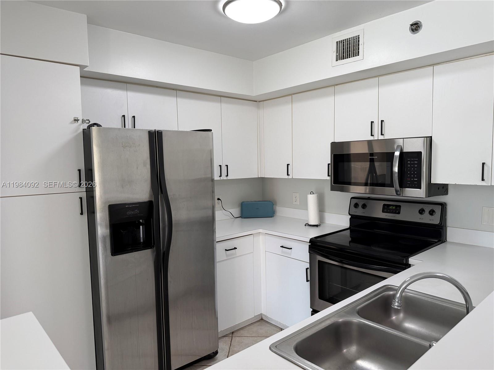 THE YACHT CLUB AT AVENTUR - Residential Lease