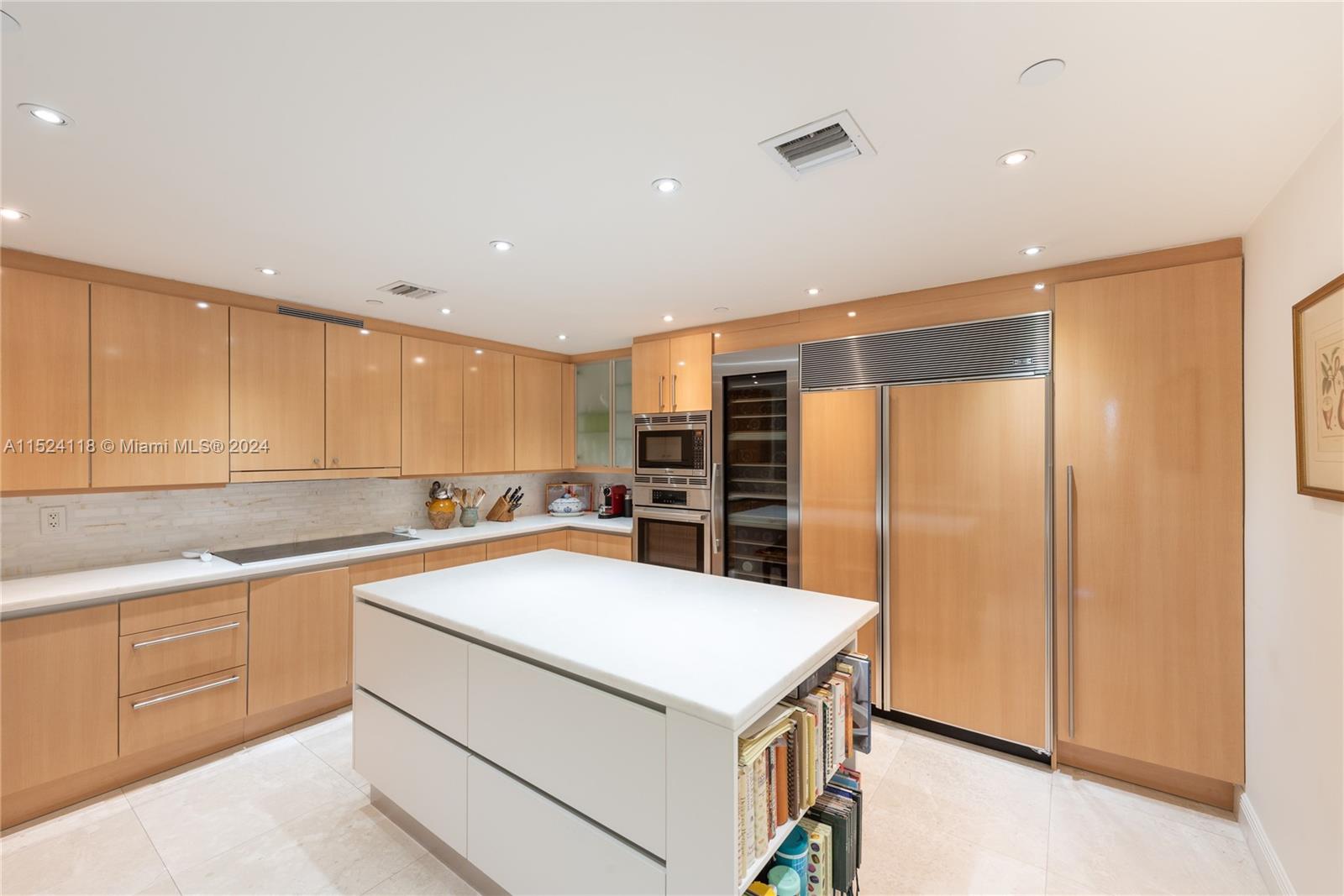 GRAND BAY TOWER CONDO - Residential