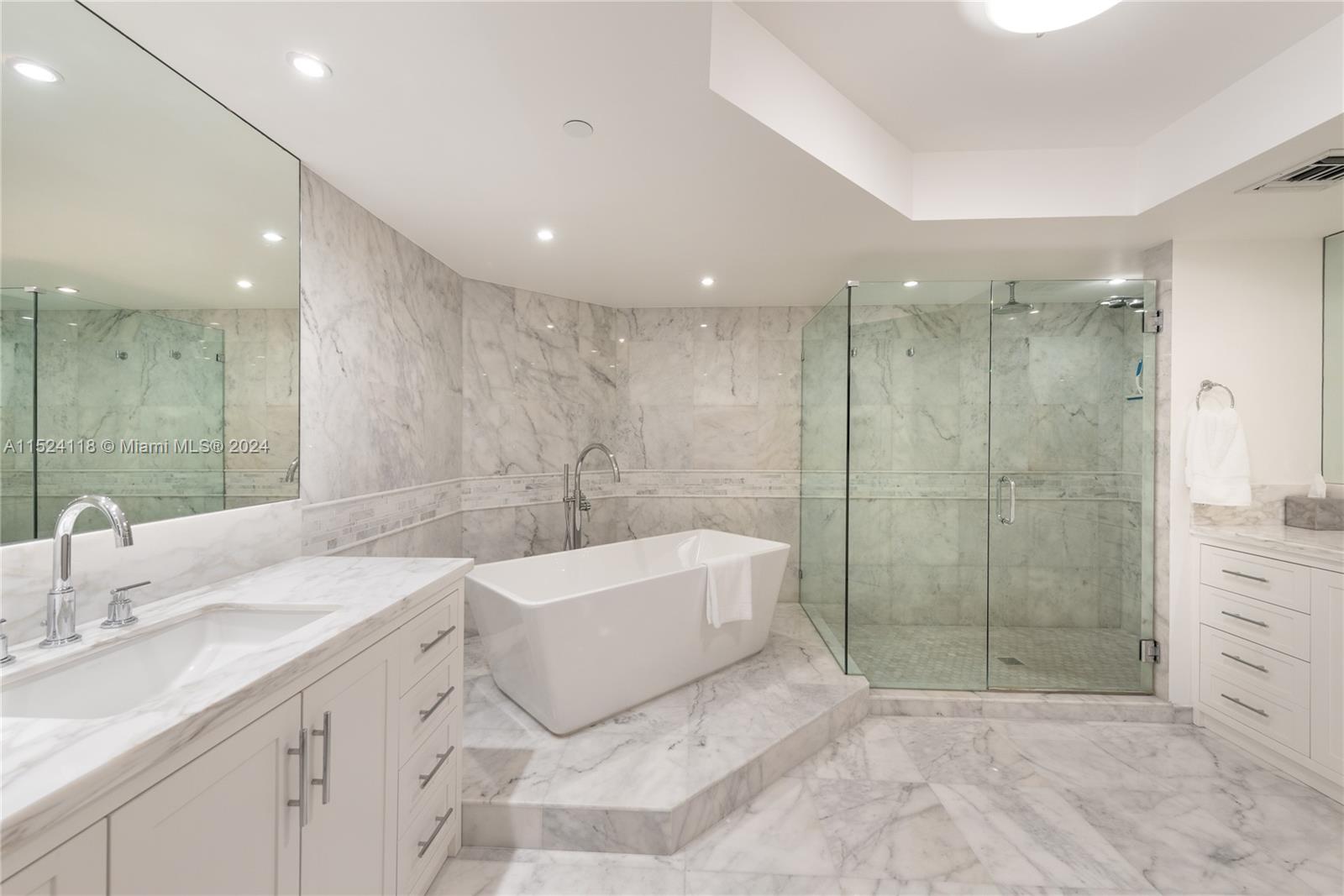 GRAND BAY TOWER CONDO - Residential