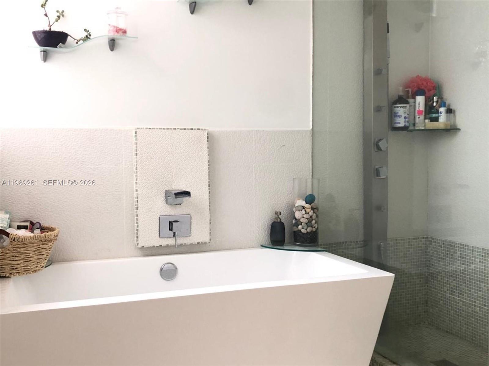 ADMIRALS PORT TOWNHOMES C - Residential Lease