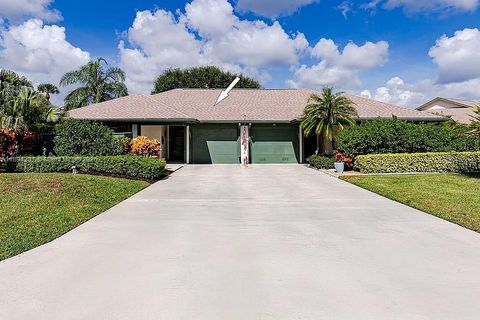 Photo of 6893 SE Bunker Hill Dr, Hobe Sound, FL 33455 (MLS # A11894237)