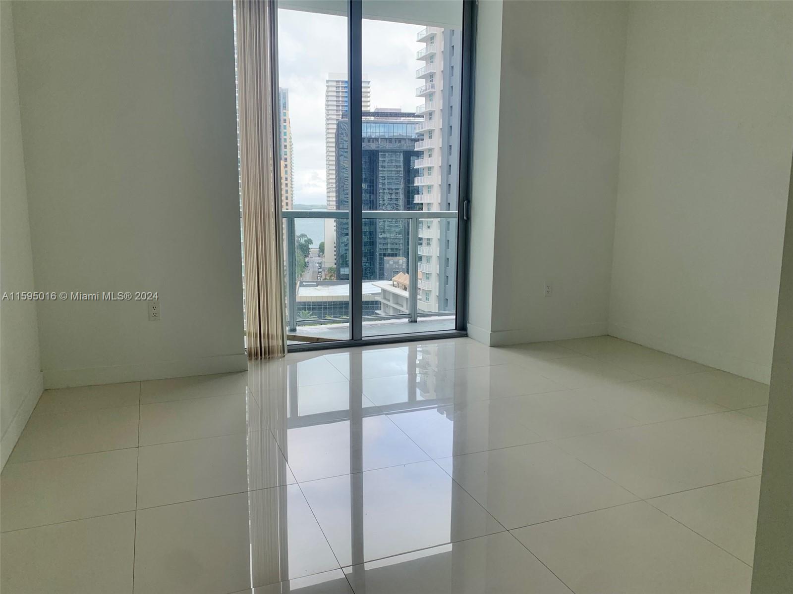 THE AXIS ON BRICKELL COND - Residential