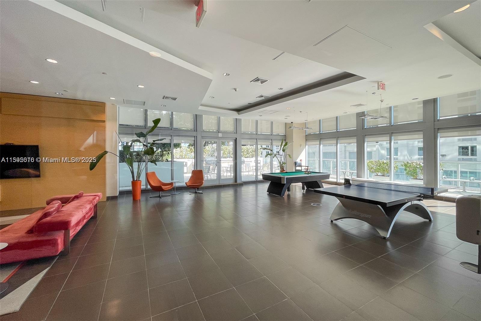 THE AXIS ON BRICKELL COND - Residential