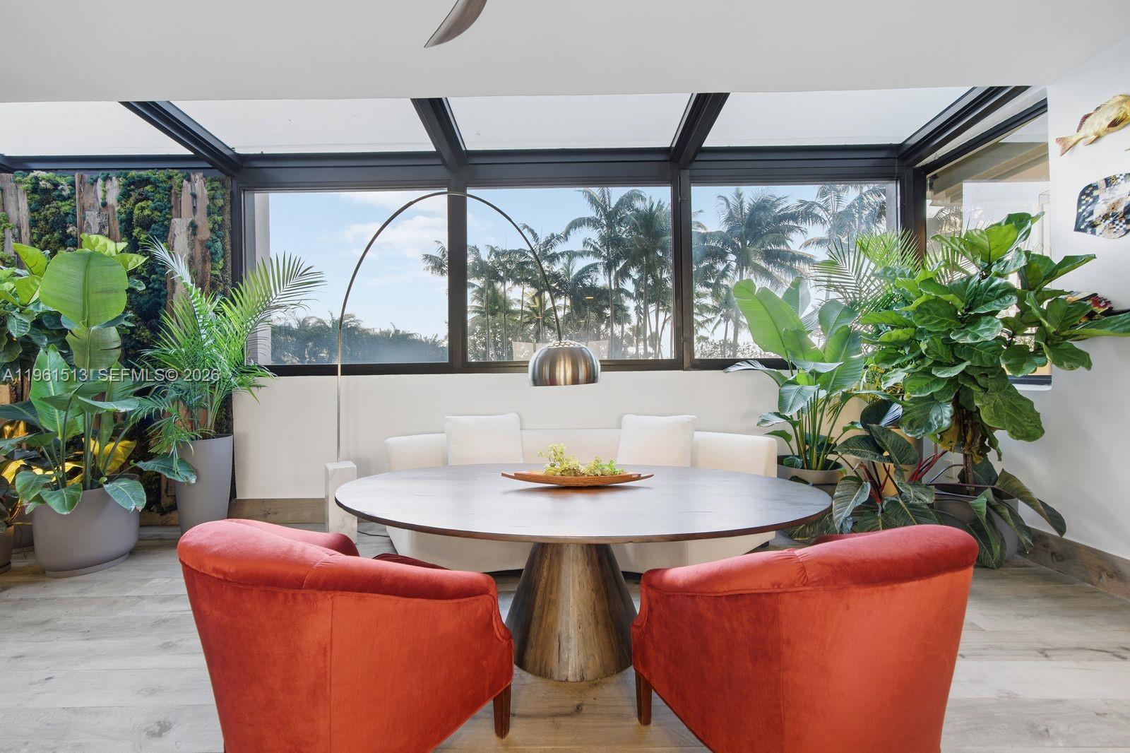 ONE THOUSAND VENETIAN WAY - Residential