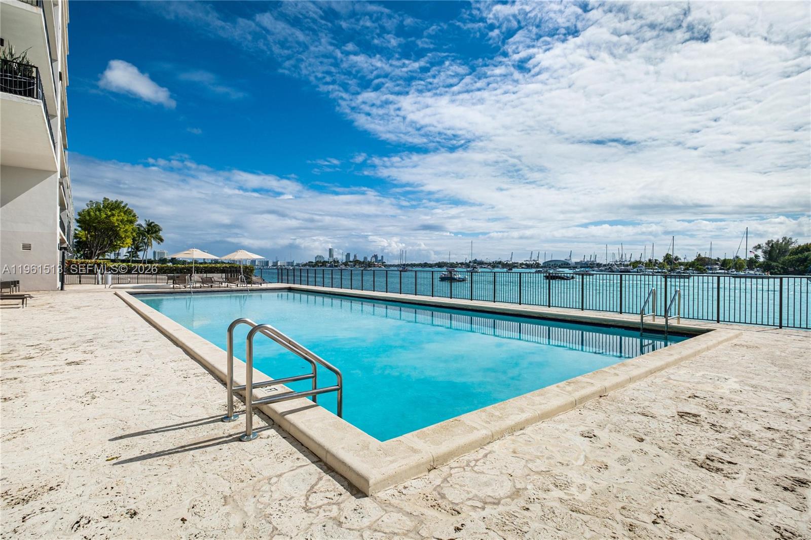 ONE THOUSAND VENETIAN WAY - Residential