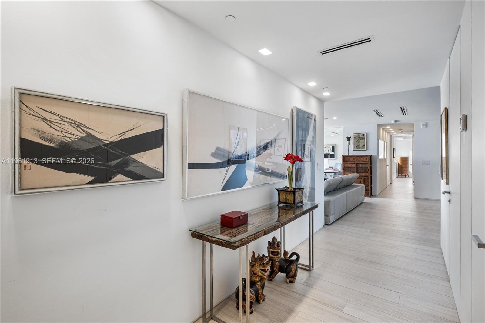 ONE THOUSAND VENETIAN WAY - Residential