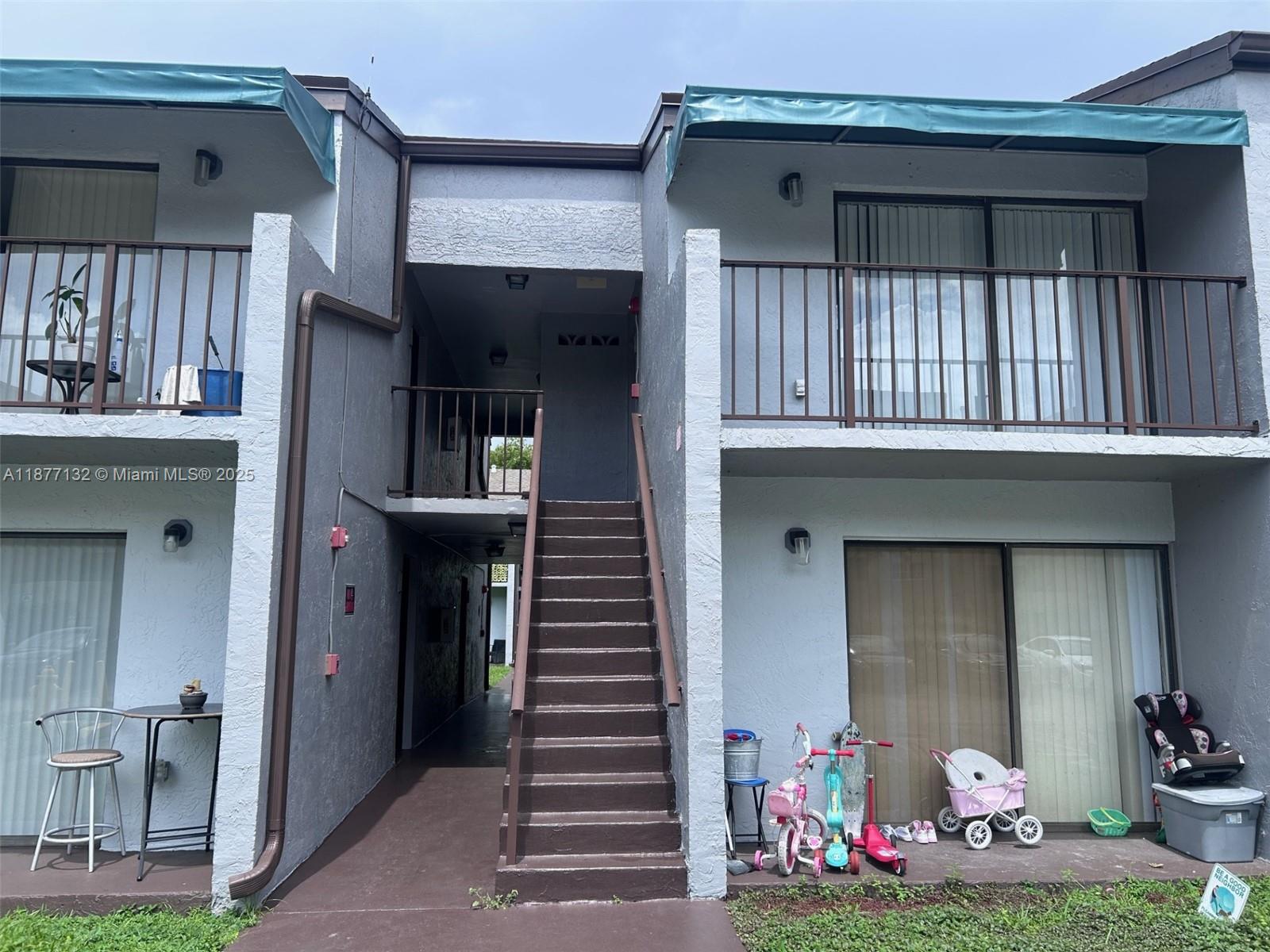 Best Price in Kendall. 3 bedrooms 2 Bathrooms.