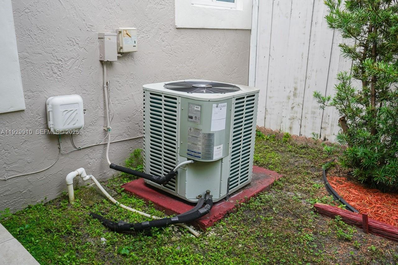 COUNTRY LAKE HOMES 2ND AD - Residential