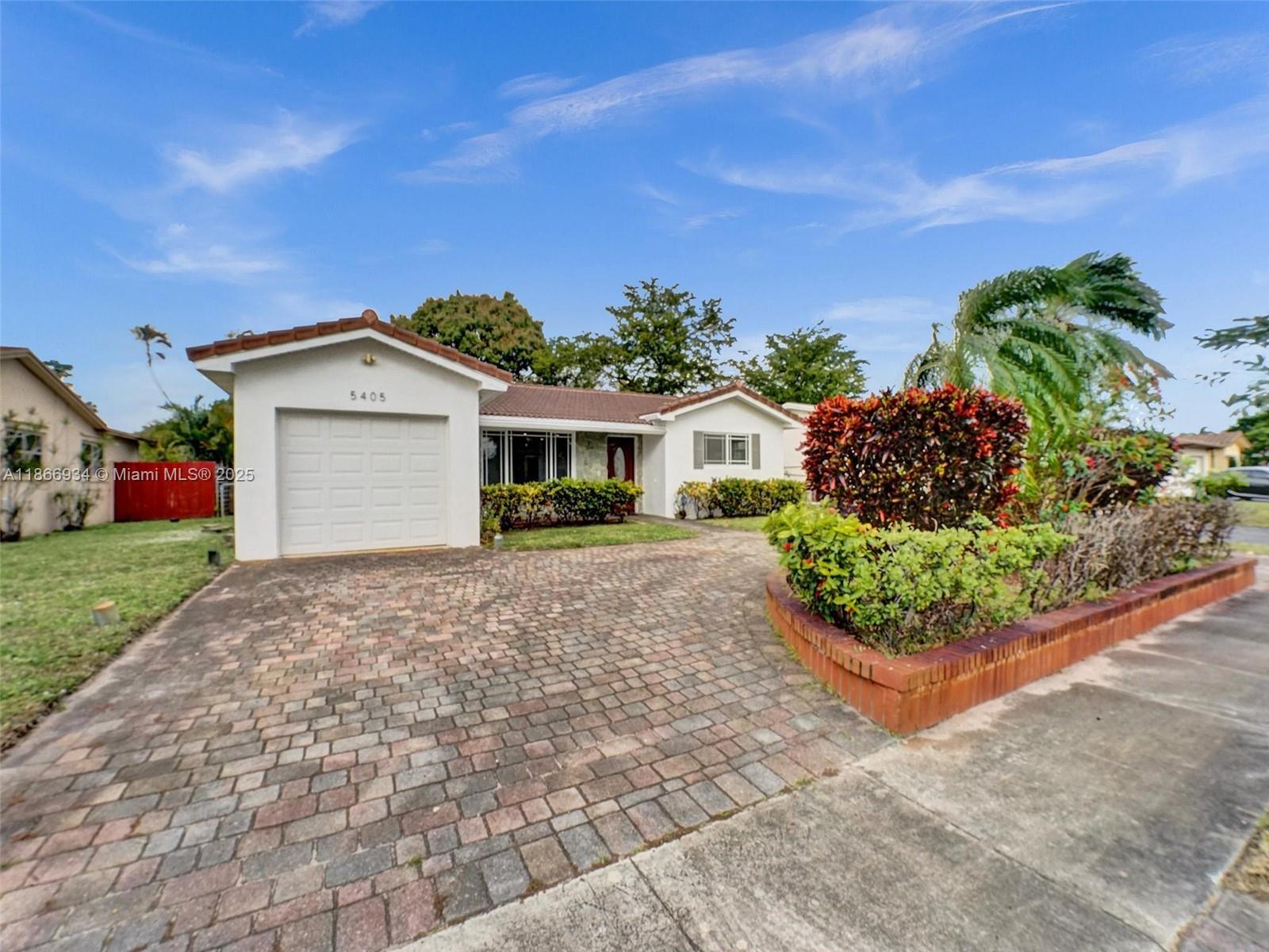 Amazing house in prime location of Hollywood Hills. spacious 3 bed/2bath. Stainless steal appliances, granite countertops, walk-in closet, beautiful screened in pool. The spacious backyard is perfect for BBQ, pool or just relaxing. Close to the major shopping, restaurants, A-rated schools, and the beach. No HOA.