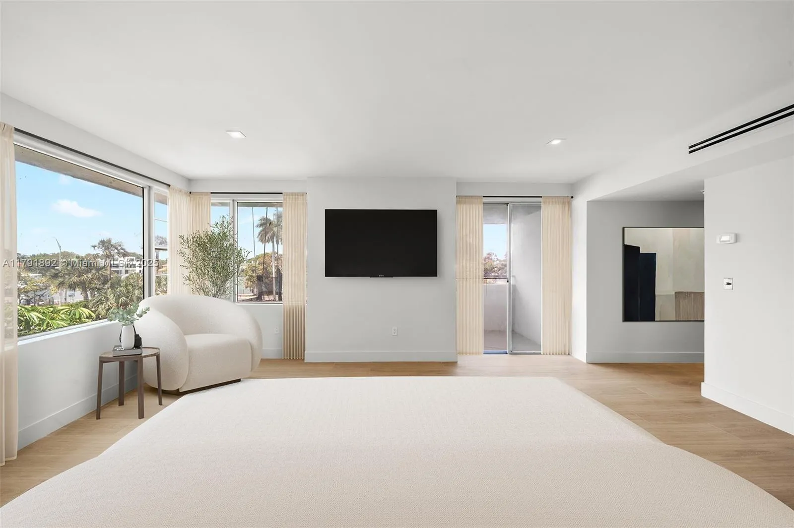 Miami Beach, Florida 33140, United States, 3 Bedrooms Bedrooms, ,3 BathroomsBathrooms,Residential,Active,122490