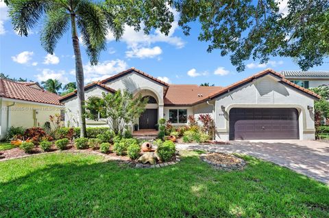 Photo of 805 Lake Blvd, Weston, FL 33326 (MLS # A11888085)