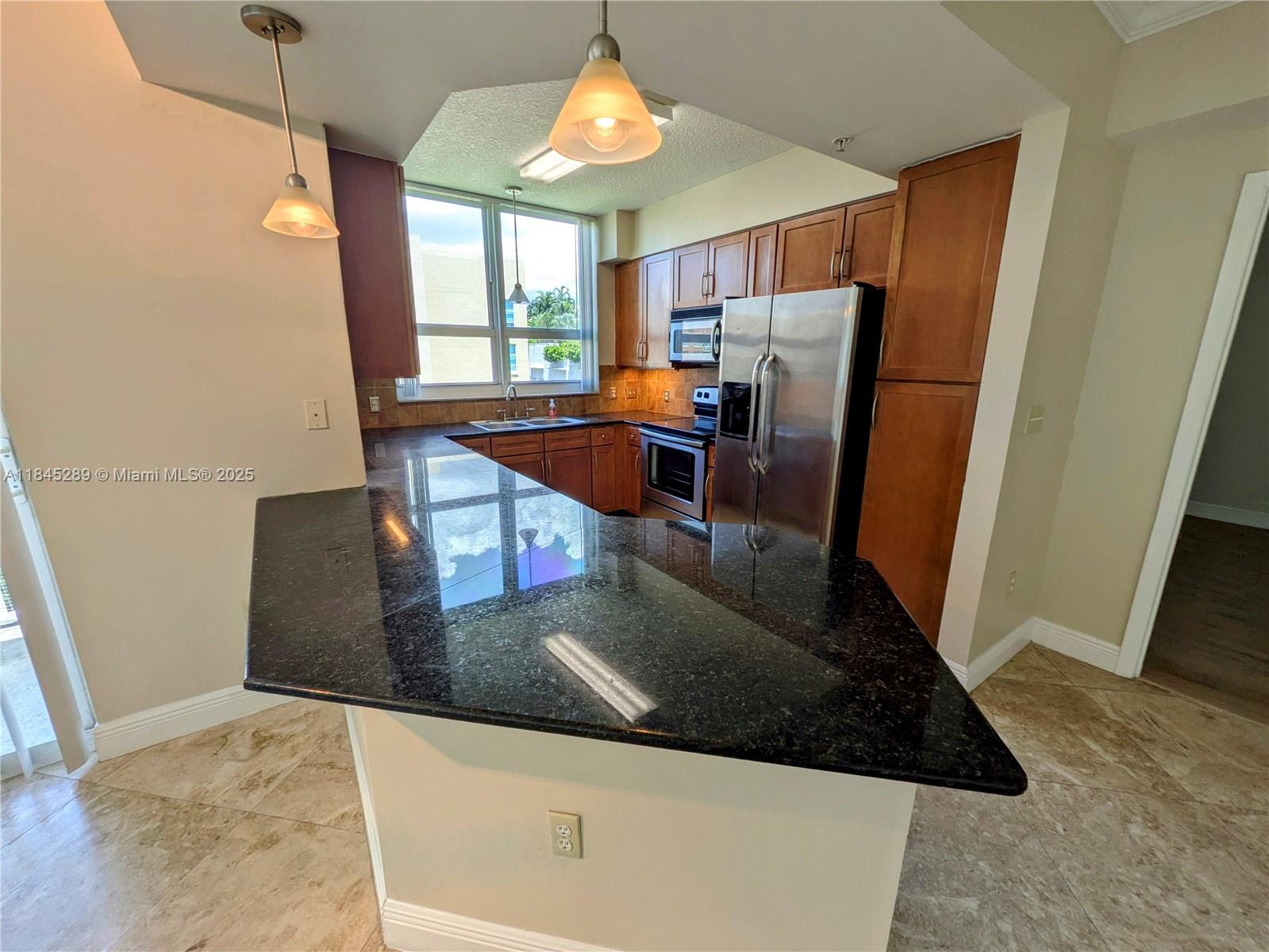 2000 N BAYSHORE DR 627
