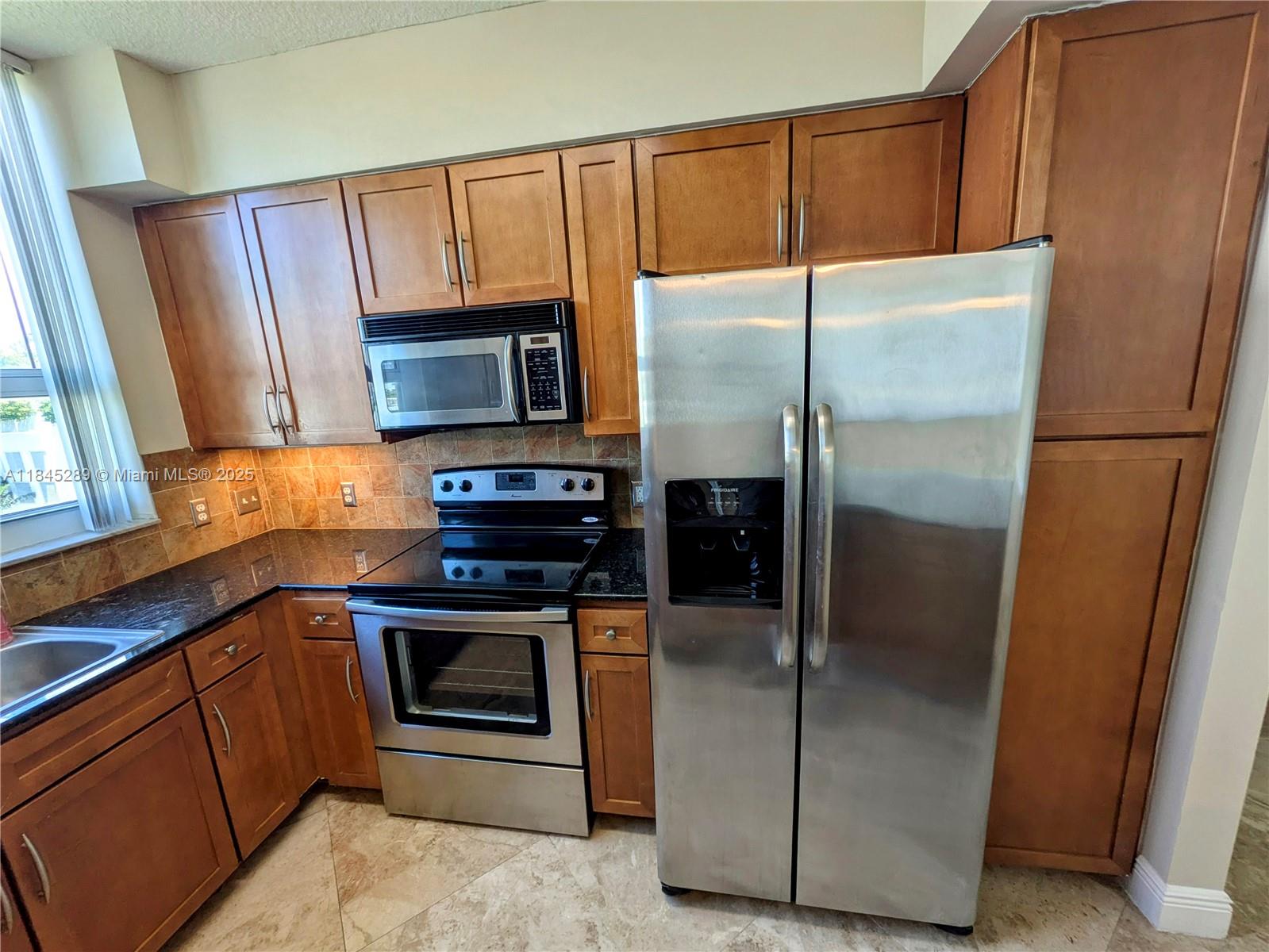 2000 N BAYSHORE DR 627