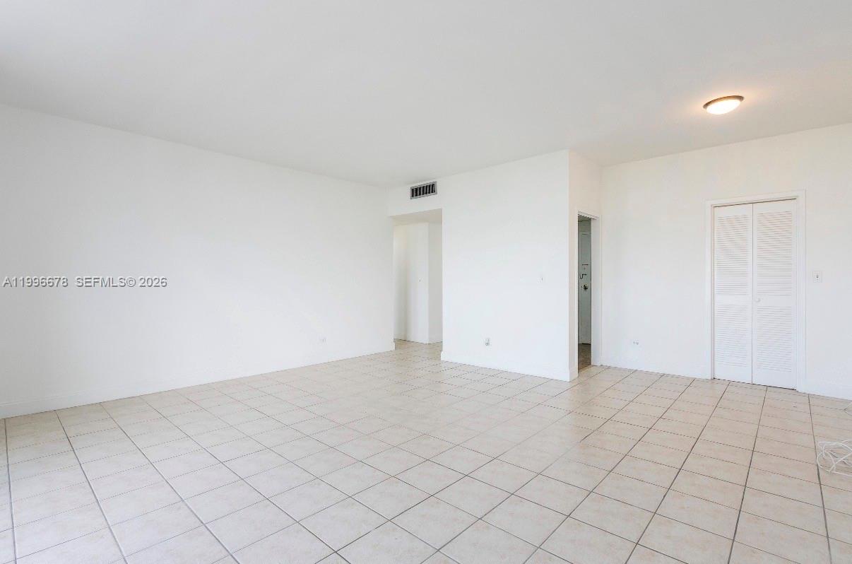 700 Biltmore Way 1004