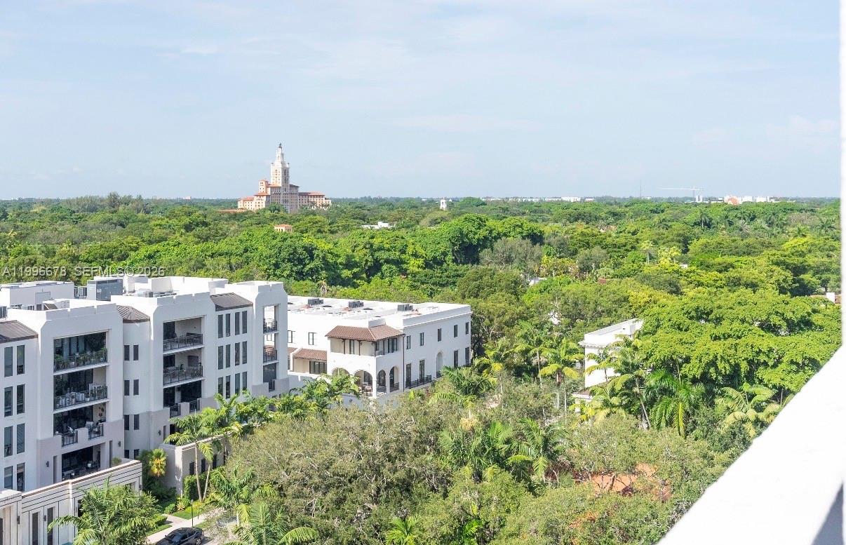 700 Biltmore Way 1004