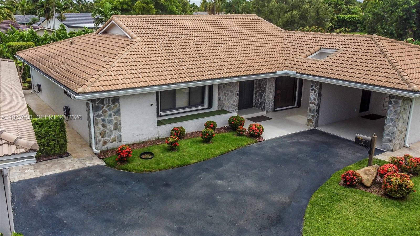 VILLA RESIDENCES OF EMERA - Residential