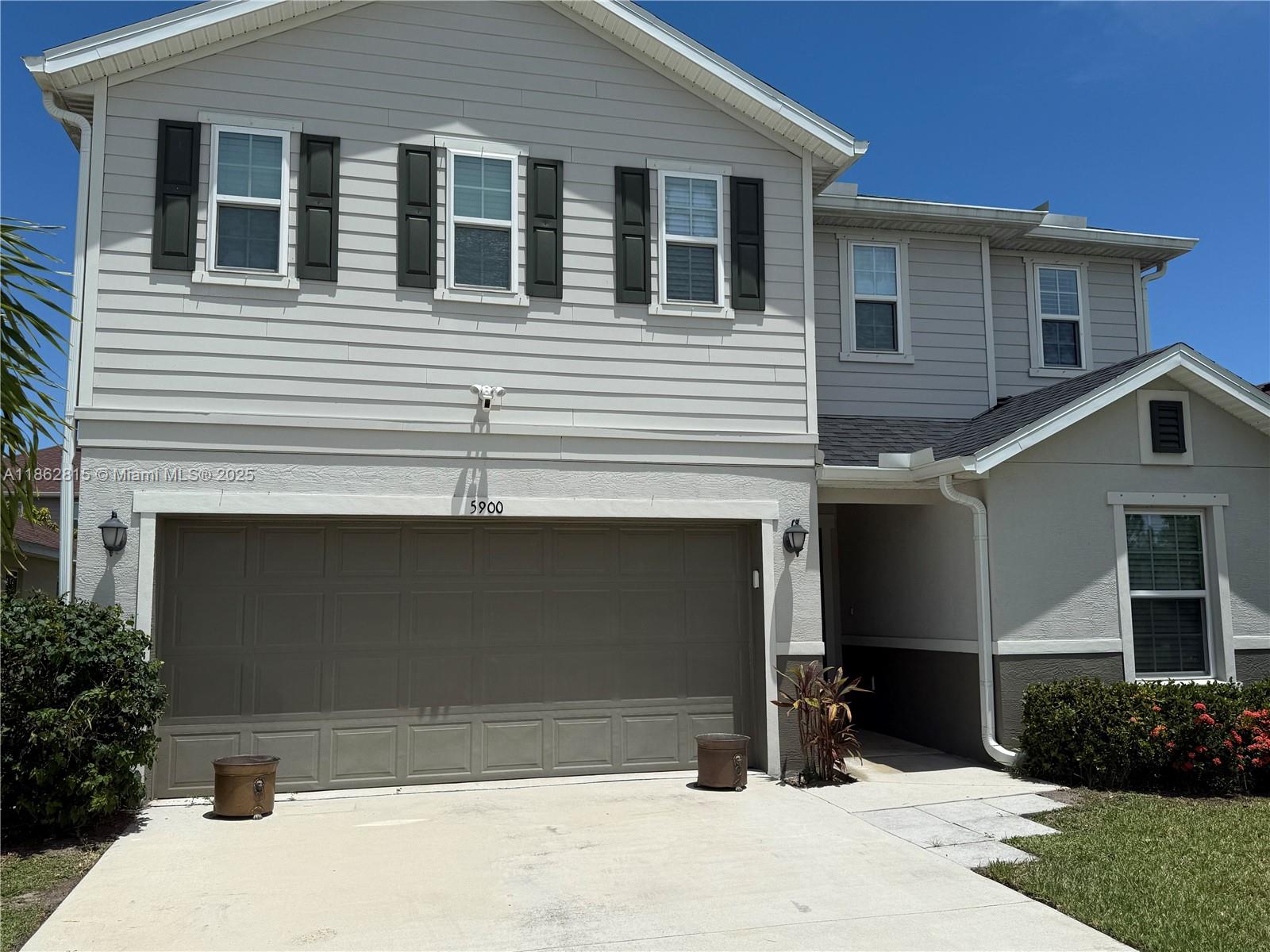 5900 NW Pine Trail Cir