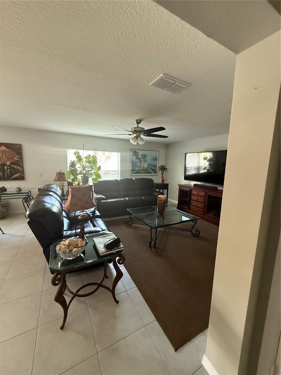 5900 NW Pine Trail Cir