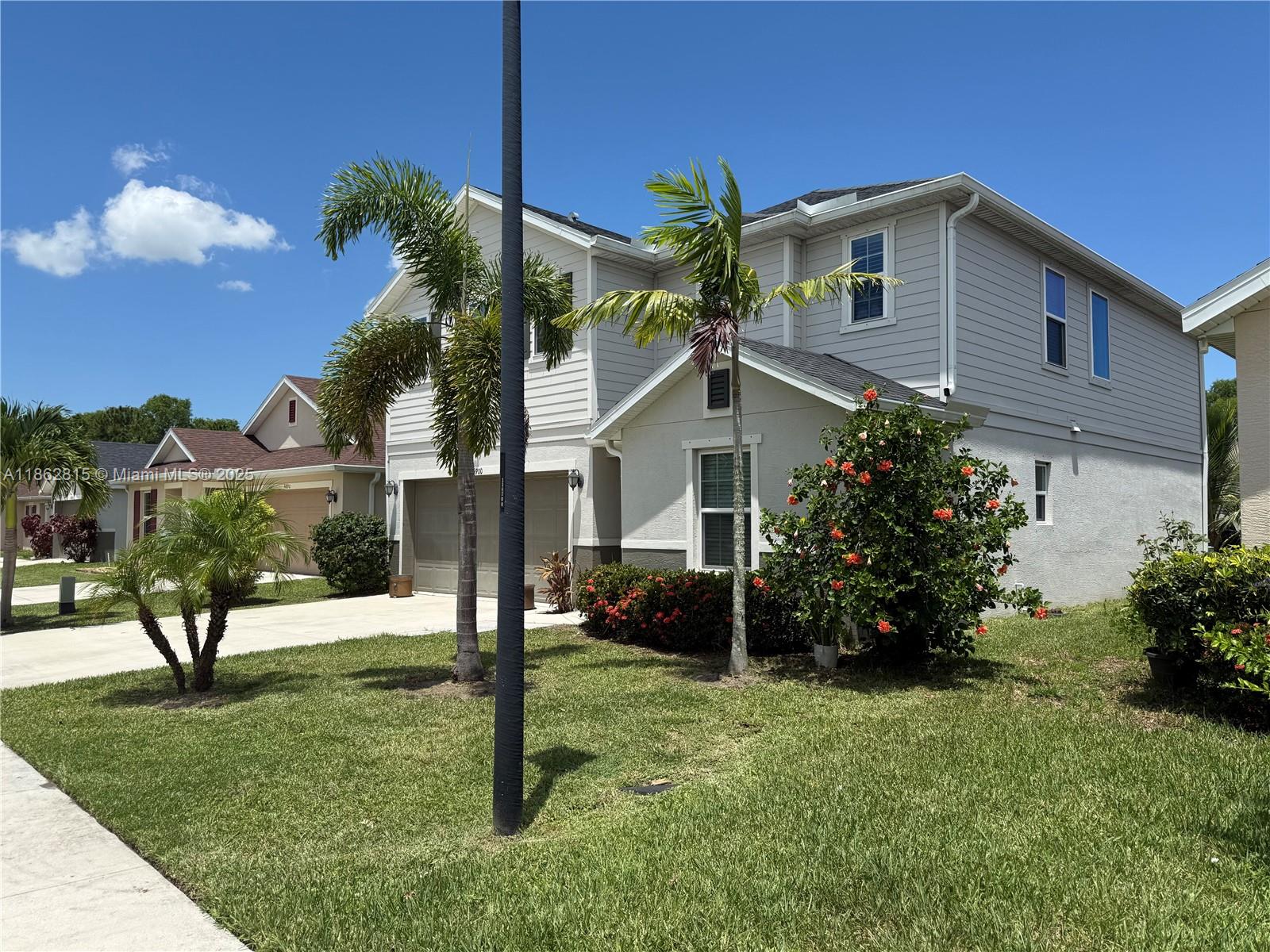 5900 NW Pine Trail Cir