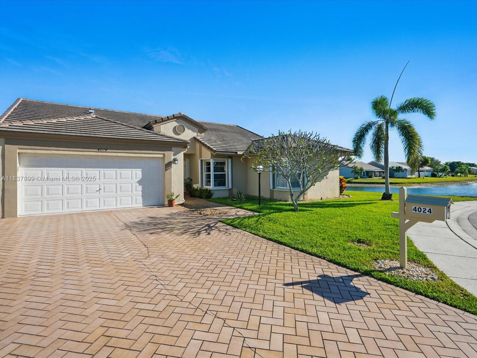 4024 Summer Chase Ct, Lake Worth, FL, 33467/$565,000 2 4024 Summer Chase Ct