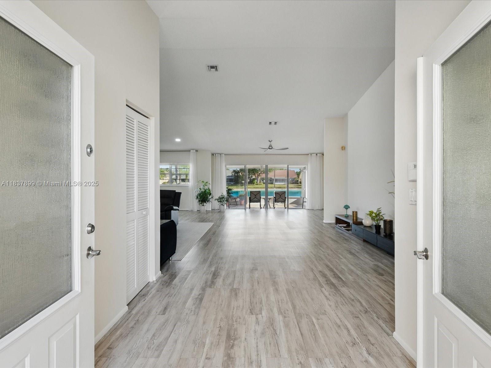 4024 Summer Chase Ct, Lake Worth, FL, 33467/$565,000 4 4024 Summer Chase Ct
