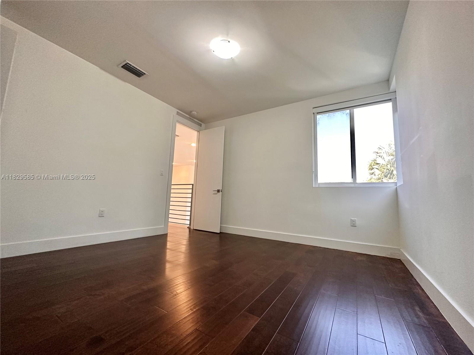 DORAL COMMONS RESIDENTIAL - Residential Lease