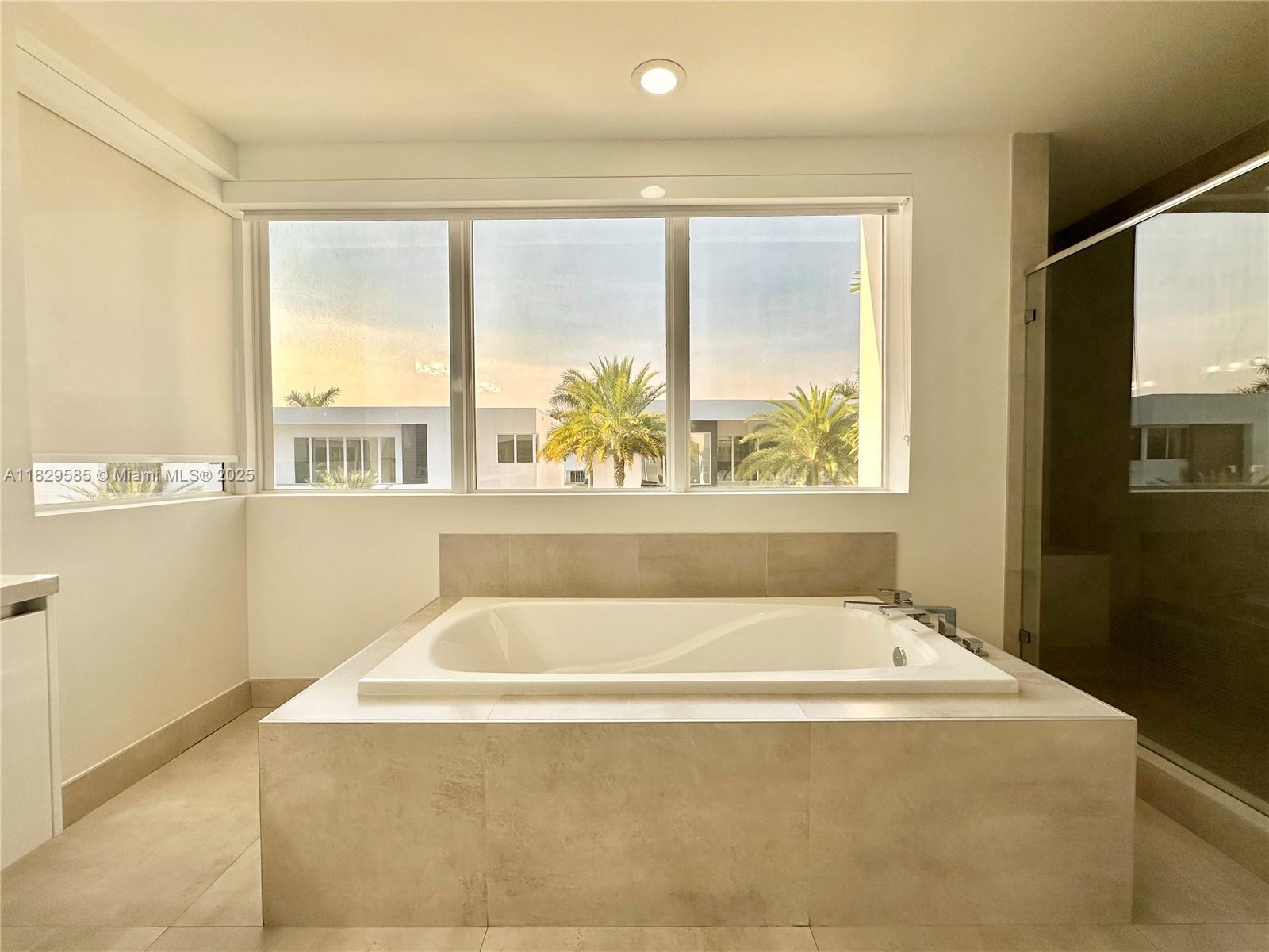 DORAL COMMONS RESIDENTIAL - Residential Lease