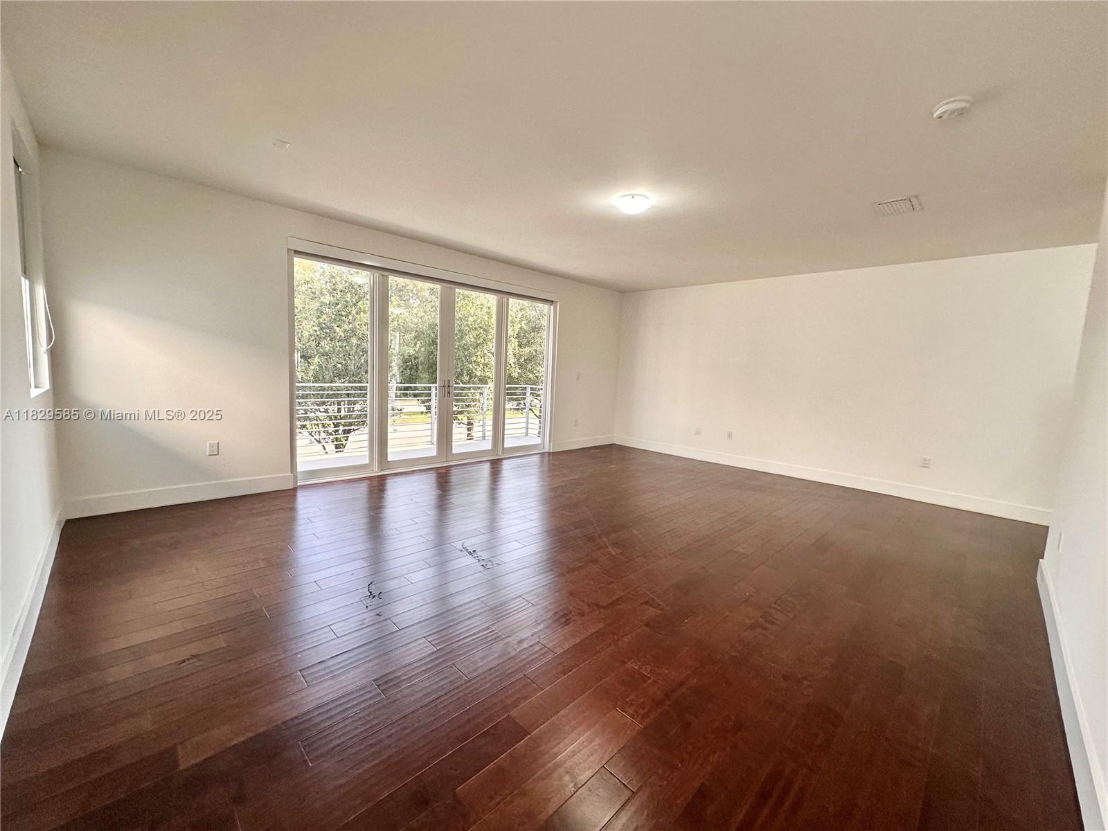 DORAL COMMONS RESIDENTIAL - Residential Lease