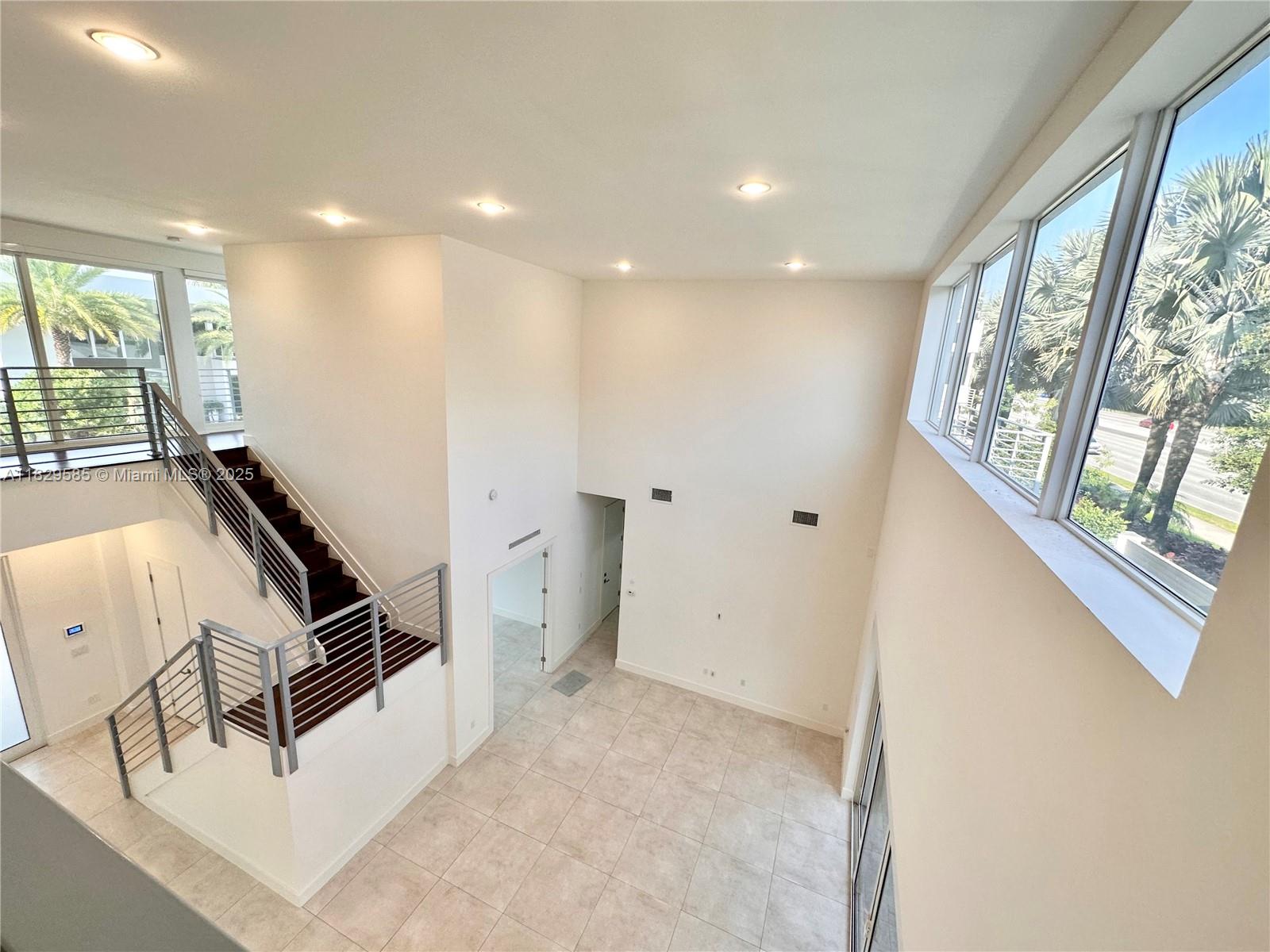 DORAL COMMONS RESIDENTIAL - Residential Lease