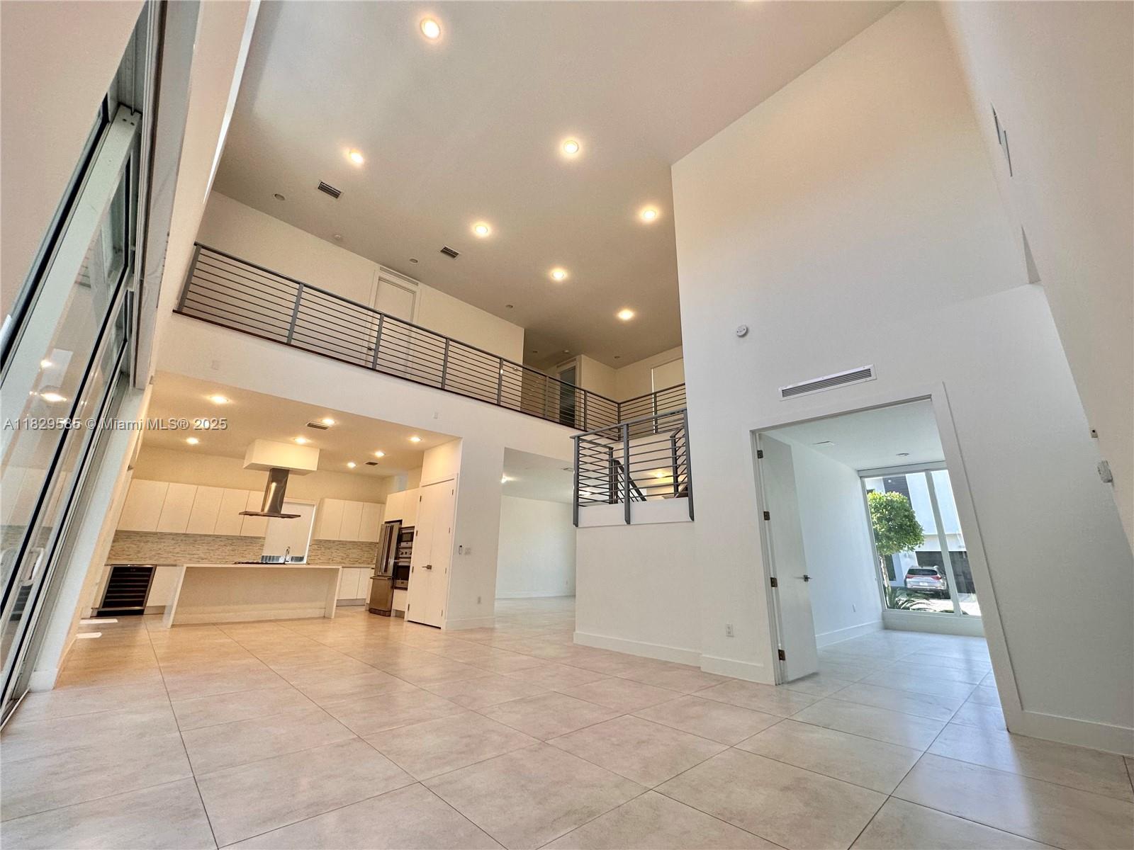 DORAL COMMONS RESIDENTIAL - Residential Lease