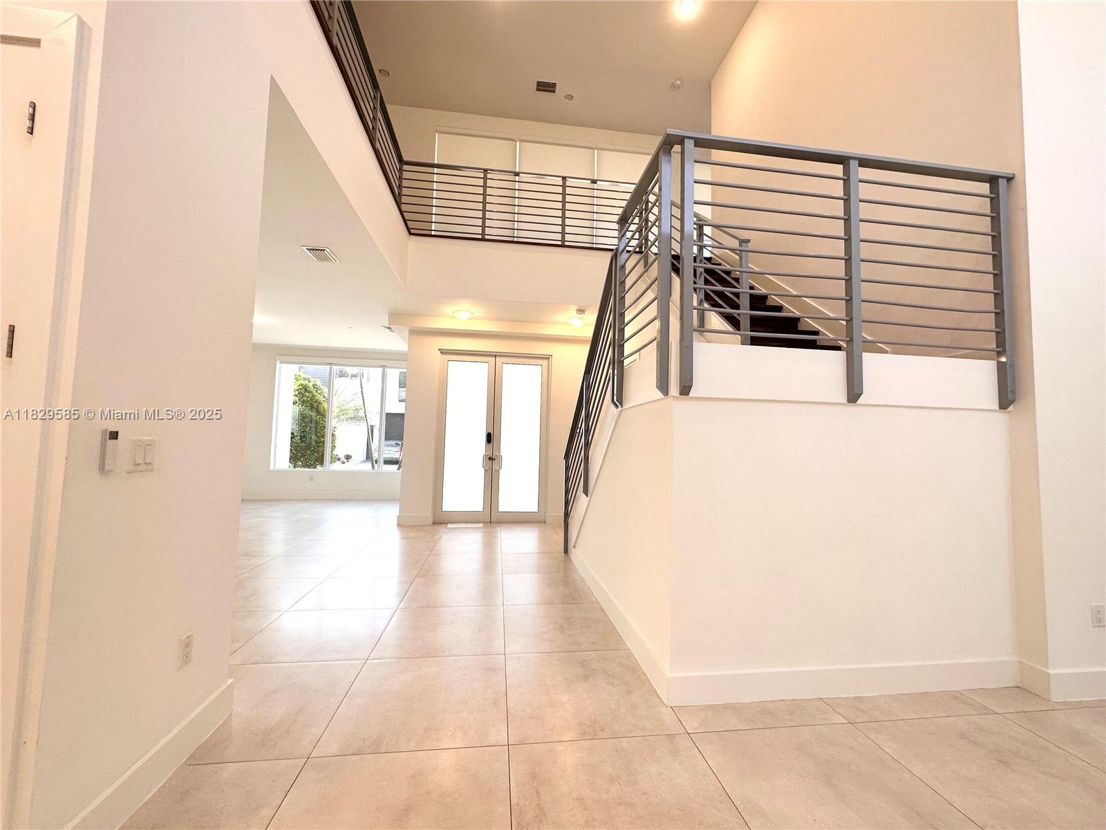 DORAL COMMONS RESIDENTIAL - Residential Lease