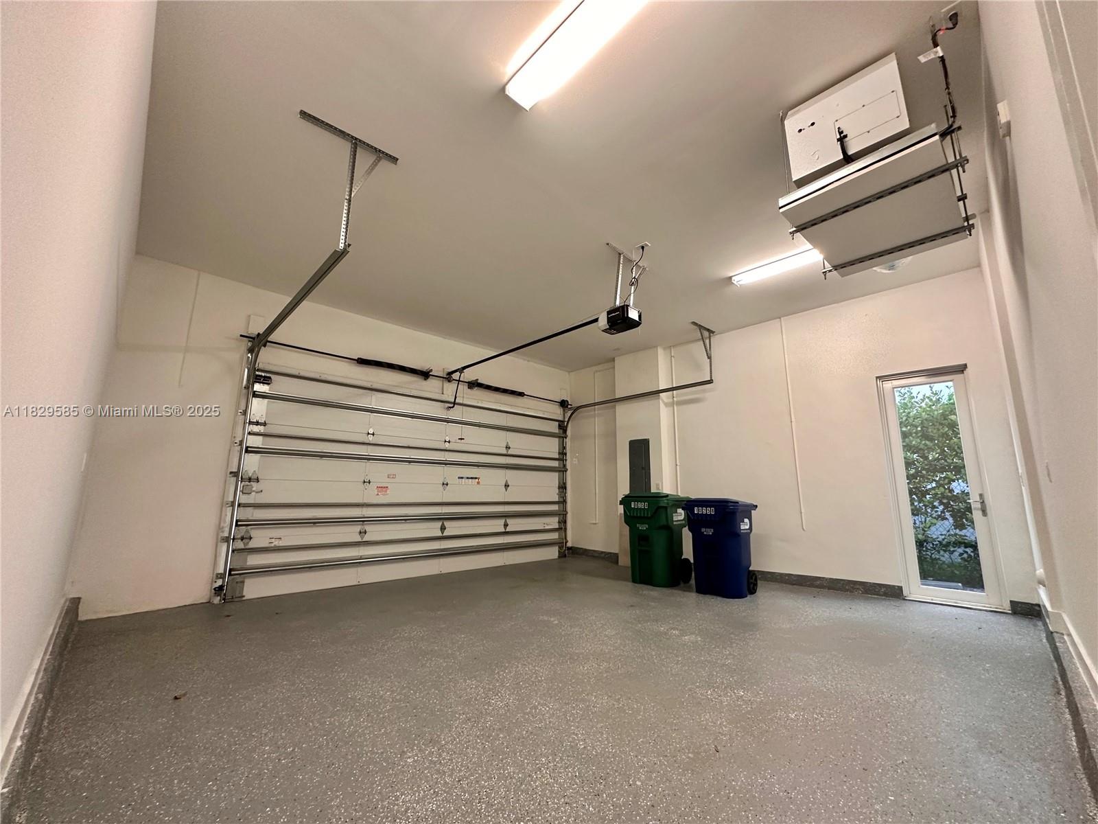 DORAL COMMONS RESIDENTIAL - Residential Lease