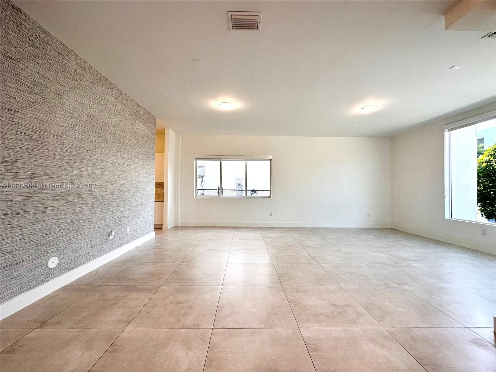 10258 NW 74th Ter 0