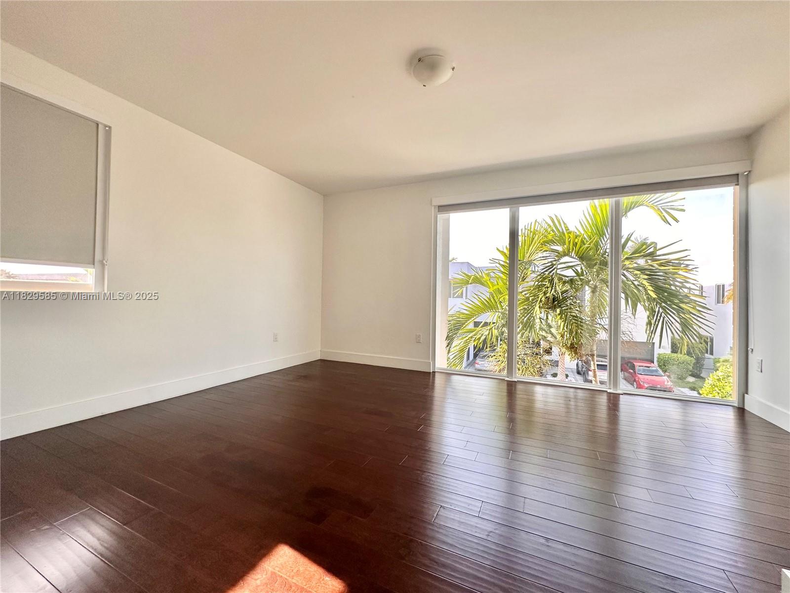 DORAL COMMONS RESIDENTIAL - Residential Lease