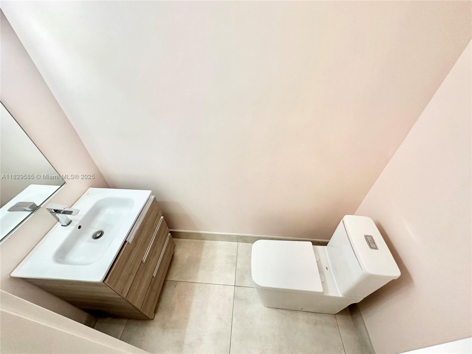 DORAL COMMONS RESIDENTIAL - Residential Lease