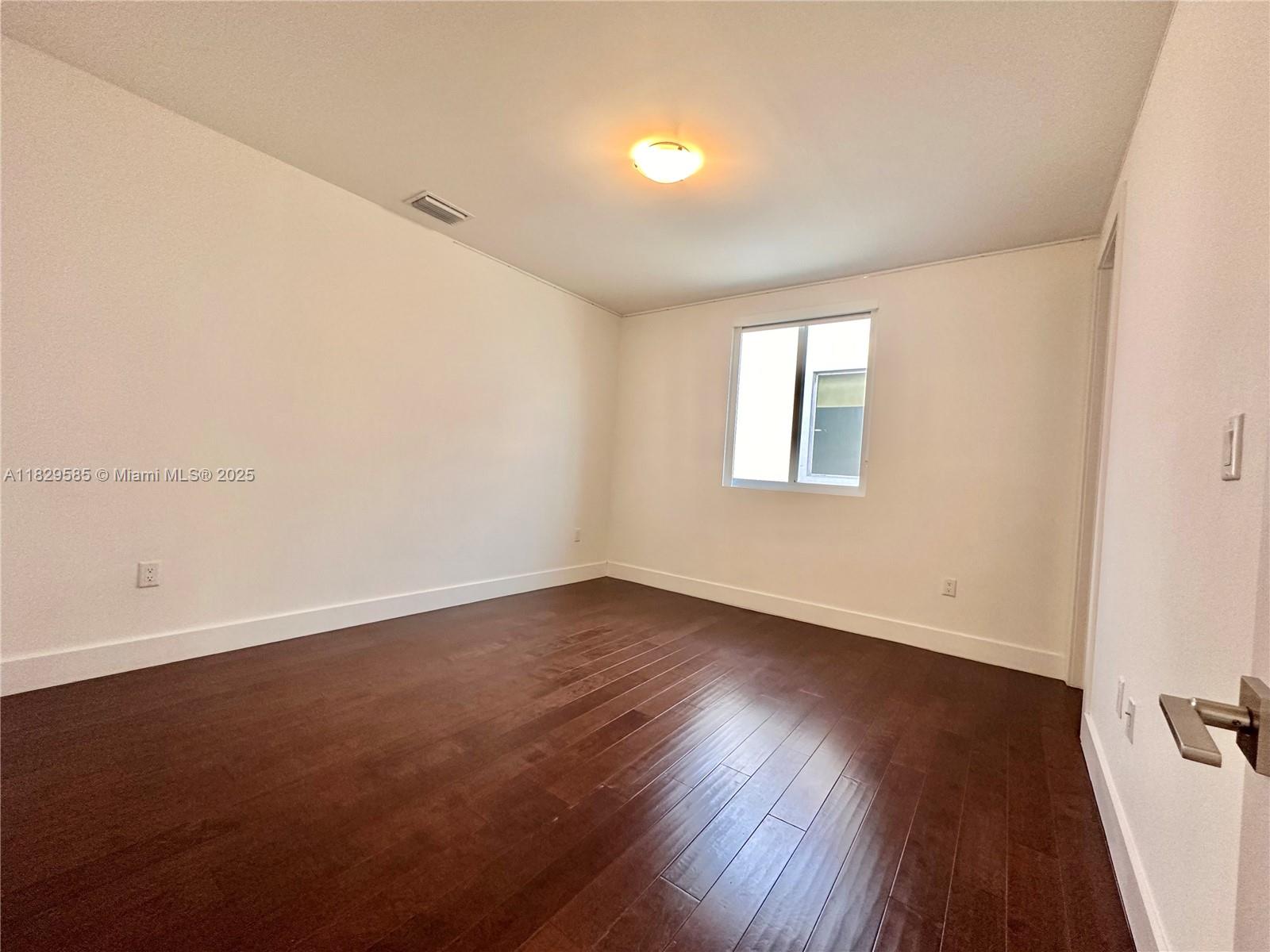 DORAL COMMONS RESIDENTIAL - Residential Lease