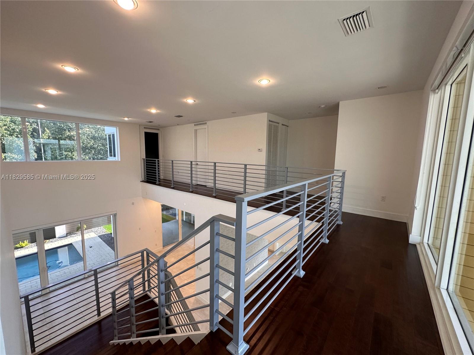 DORAL COMMONS RESIDENTIAL - Residential Lease