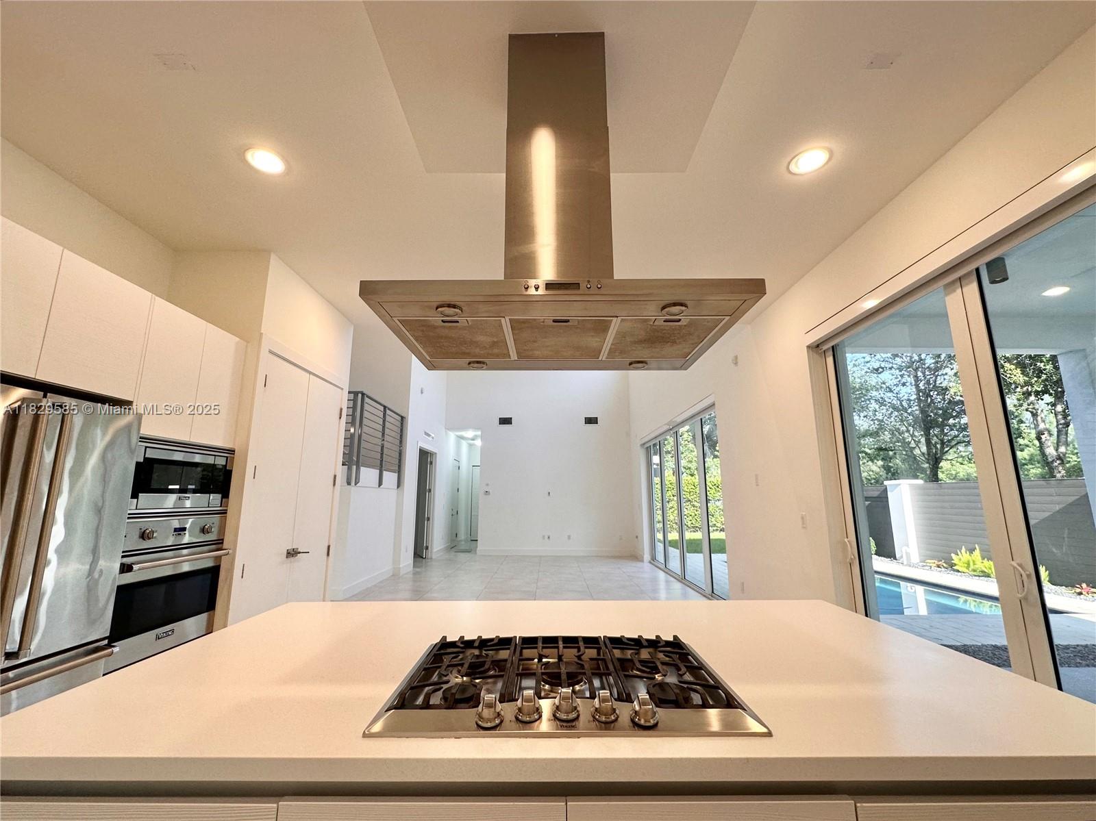 DORAL COMMONS RESIDENTIAL - Residential Lease