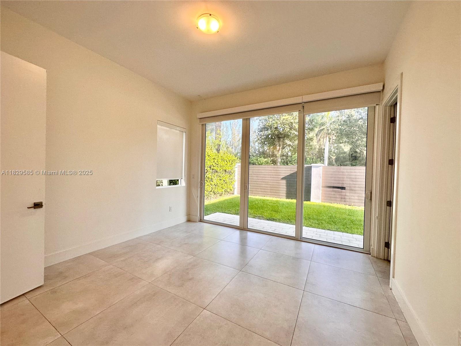 DORAL COMMONS RESIDENTIAL - Residential Lease