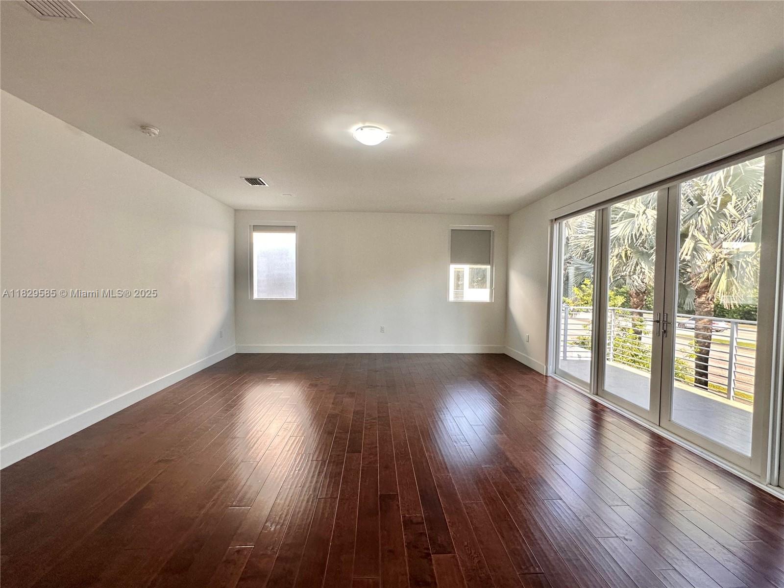 DORAL COMMONS RESIDENTIAL - Residential Lease