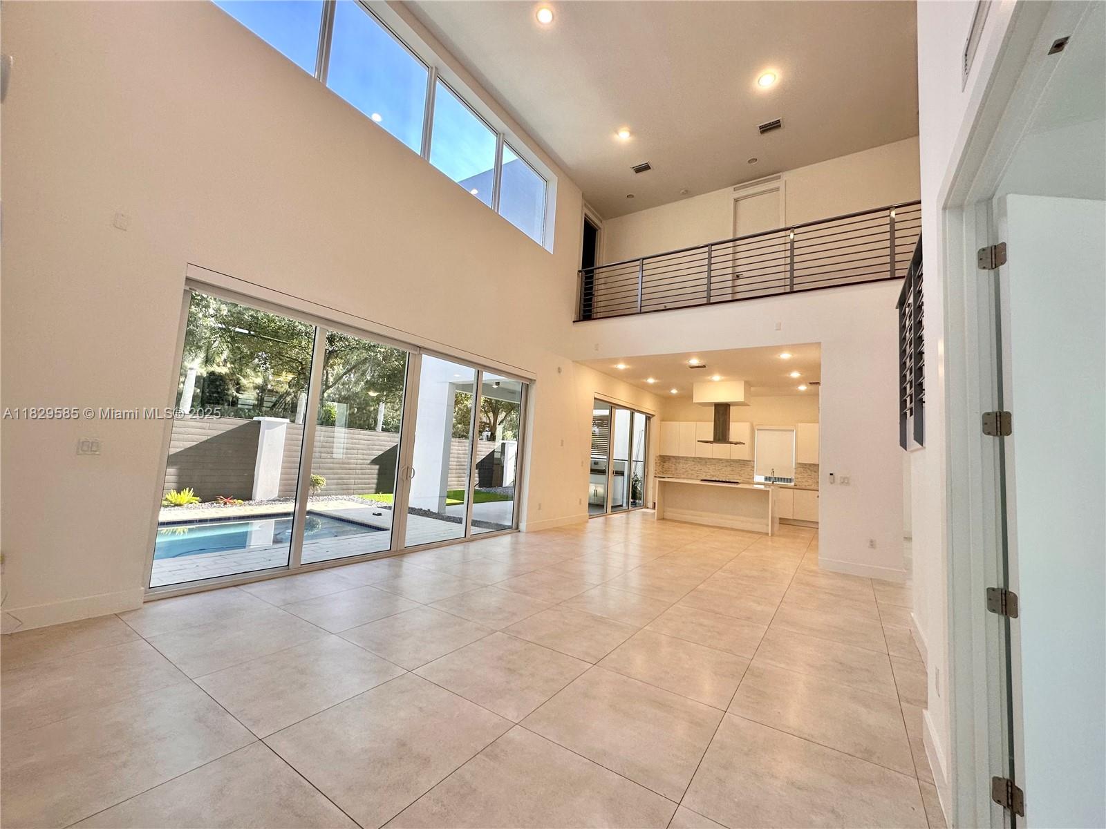 DORAL COMMONS RESIDENTIAL - Residential Lease